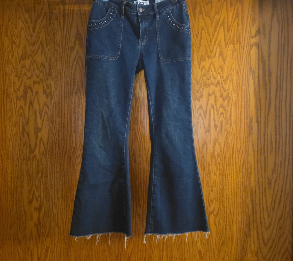 Women's Dark Blue Flare Jeans with Stud-Trim Pockets